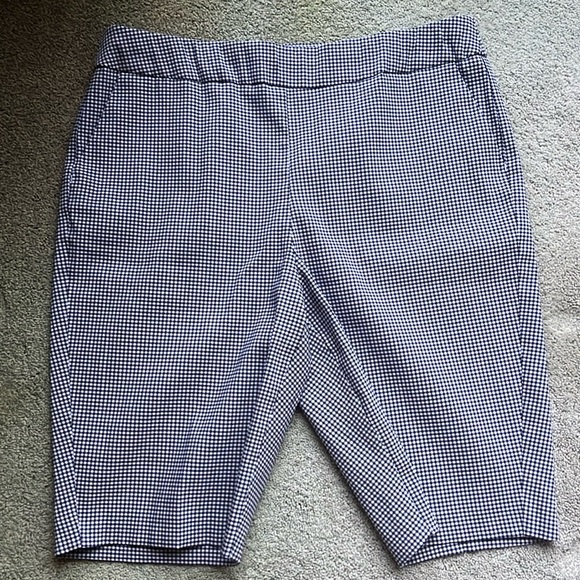 Chicos checkered pull on bermuda shorts size 1.5 nwots - Picture 1 of 3
